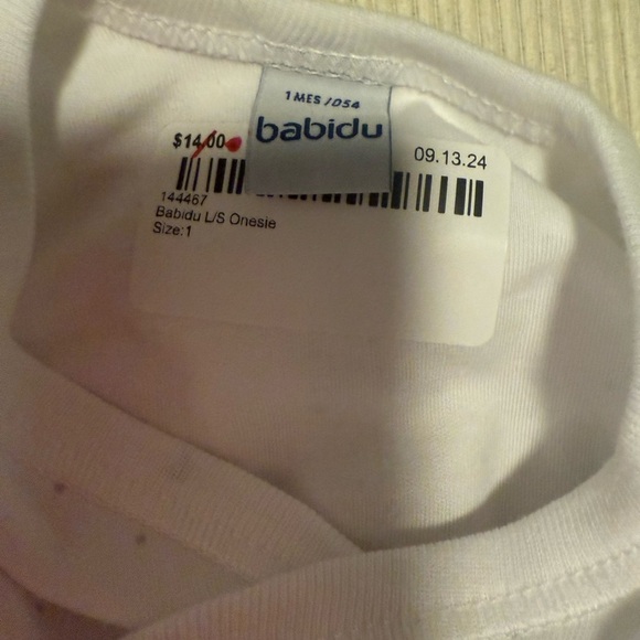 Bundle of Newborn Girl Clothes - Picture 7 of 9